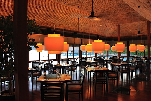 Bora-Bora-St.-Regis-Restaurant